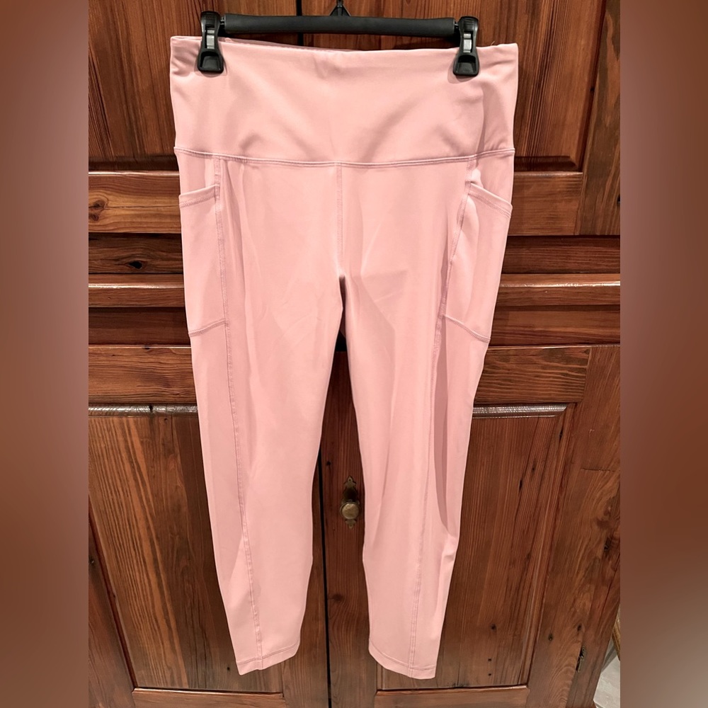 Never worn, Crown and Ivy “baby pink” color leggings, sz L